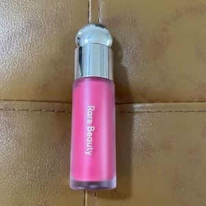 Rare Beauty Liquid Blush in shade Lucky